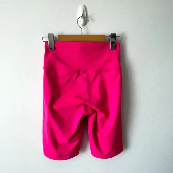 Aritzia TNA Biker Shorts 8.5" Hot  Pink Size Small - Picture 3 of 5